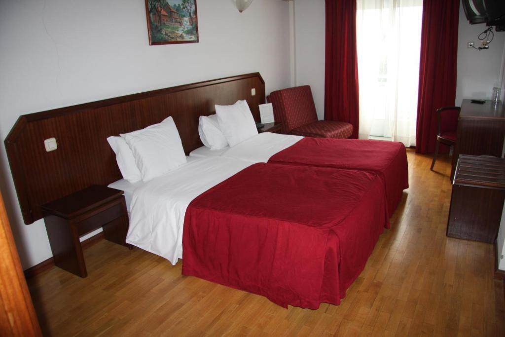 Hotel Turismo Miranda Міранда-ду-Дору Екстер'єр фото