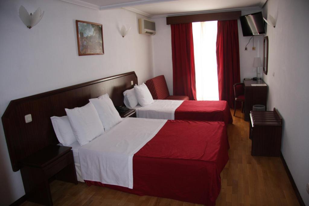 Hotel Turismo Miranda Міранда-ду-Дору Номер фото
