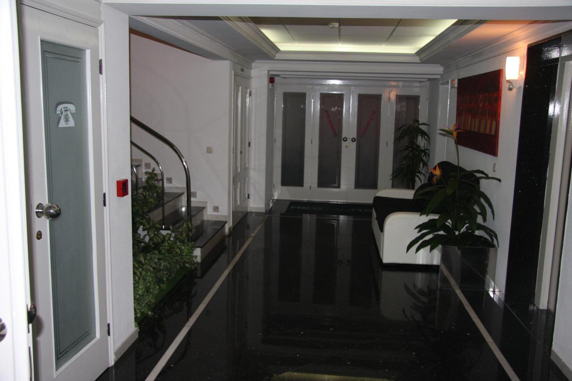 Hotel Turismo Miranda Міранда-ду-Дору Екстер'єр фото